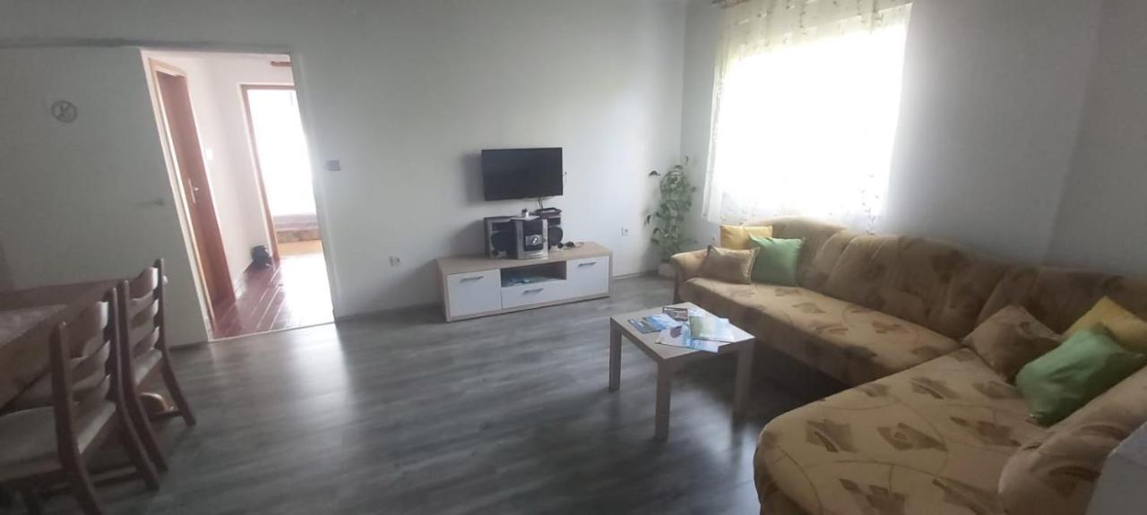 Apartman J&M ซาดาร์ ภายนอก รูปภาพ