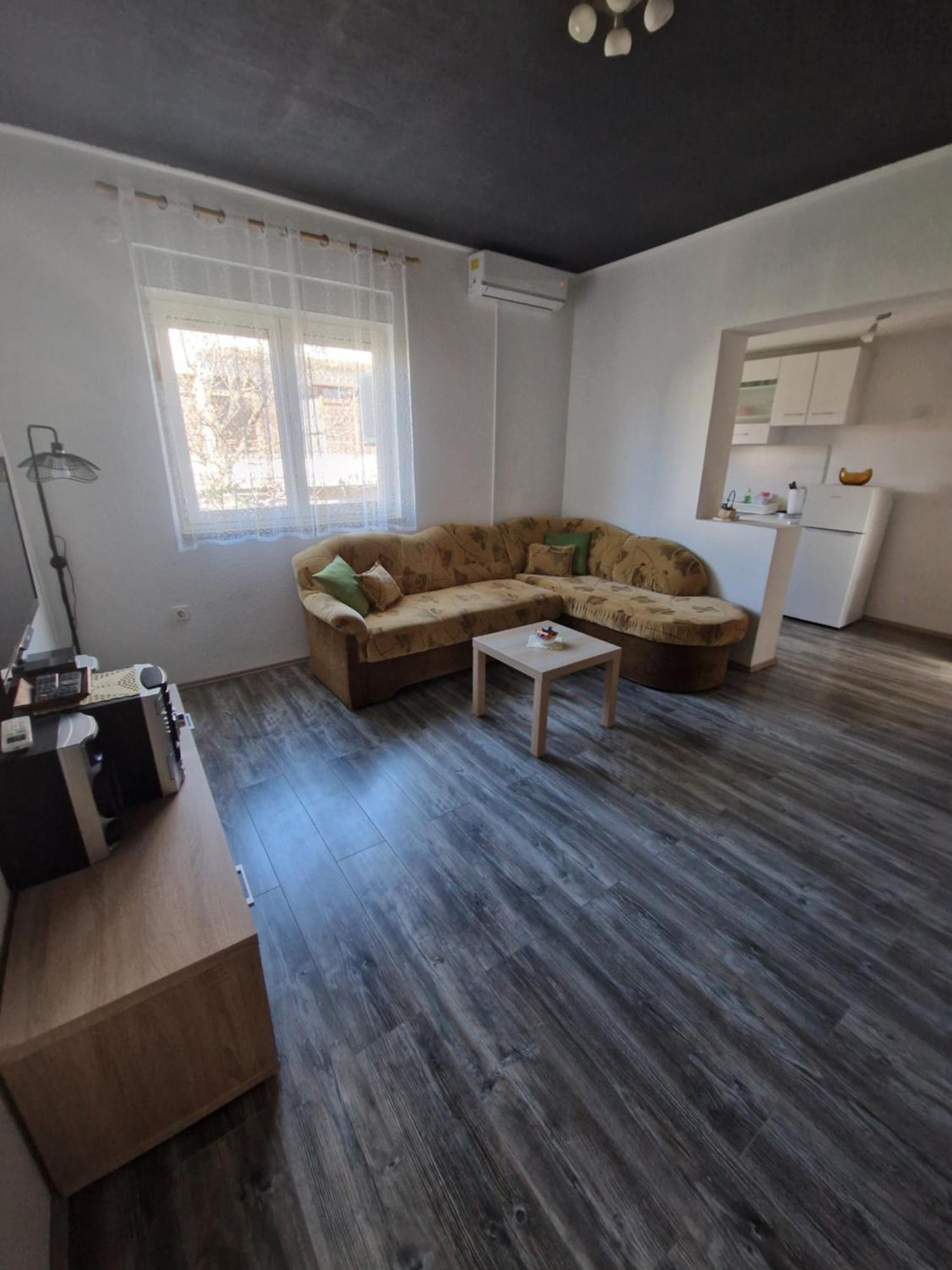 Apartman J&M ซาดาร์ ภายนอก รูปภาพ