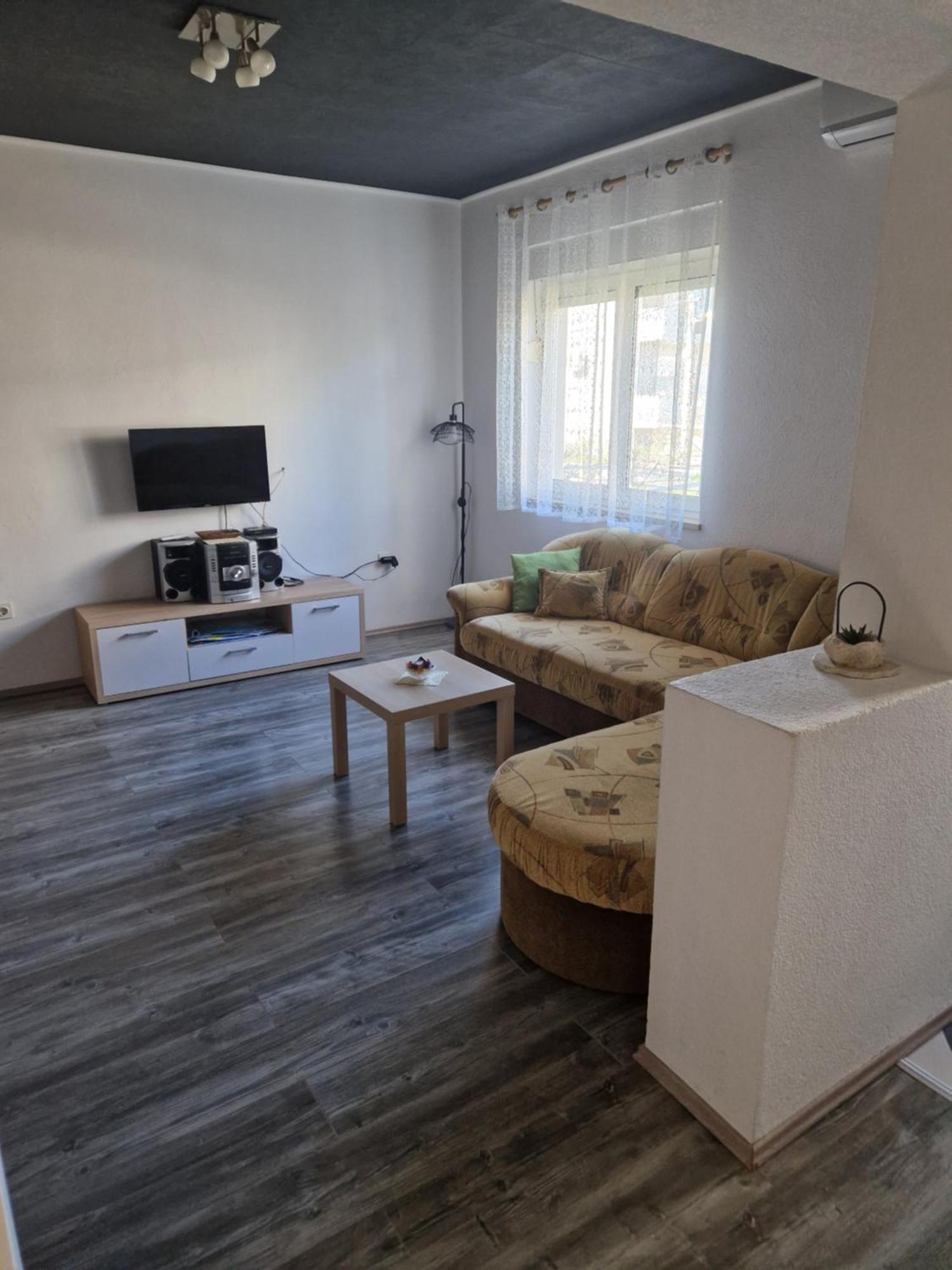 Apartman J&M ซาดาร์ ภายนอก รูปภาพ